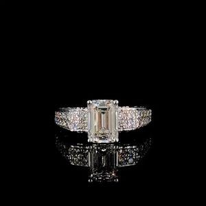 Anillo de Compromiso con Diamante de Laboratorio Esmeralda de 2 Quilates |   Solitario de Oro de 14K - Product Image 6