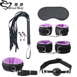 ชุดอุปกรณ์เล่นบทบาทสมมติ Black Wolf SM 7 ชิ้น พร้อมผ้าปิดตา ข้อมือ ปลอกคอ และแส้ สำหรับการฝึกอบรมเพื่อความเหนือชั้น - Product Image 4