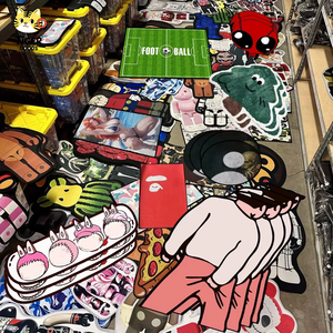 Alfombras Personalizadas TGYW Antideslizantes con Diseños de Anime y Personajes de Dibujos Animados, Alfombra Moderna con Forma de Zapatos, Alfombra de Área con Diseño de Anime - Product Image 1