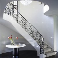 Fournisseur de garde-corps de fenêtre en fer forgé moderne sur mesure avec fonction peignable