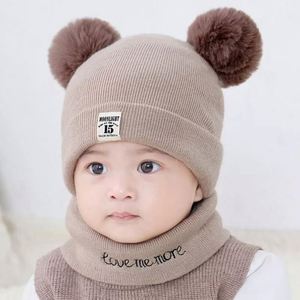 Ensemble bonnet et écharpe en tricot pour enfants, bébés, avec pompon noir pour l'hiver - Product Image 4