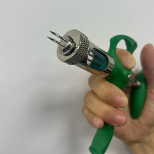 Double-needle Reusable Adjustable Durable Veterinary Vaccine Injection <strong>Machine</strong> 5ml <strong>Syringe</strong> Gun for Sheep Cattle Pig - Product Image 5