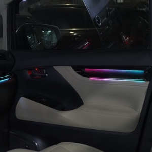 Lampe d'ambiance multifonctionnelle pour l'intérieur de voiture avec éclairage de sol, éclairage de porte et éclairage de porteuse de gobelet - Product Image 4