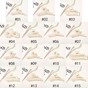 <span class=keywords><strong>Pince</strong></span> à cheveux géométrique coréenne en acrylique avec grandes perles <span class=keywords><strong>pour</strong></span> femmes aux cheveux épais, style simple et élégant - Product Image 5