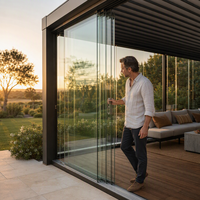 Pergola motorisée en aluminium, gazebo, store enrouleur coupe-vent, porte vitrée, espace d'activités en cour, jardin