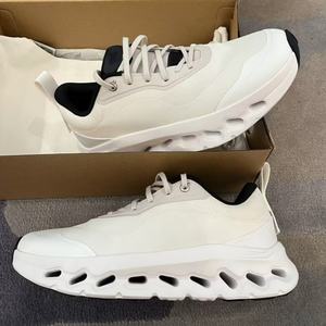 Chaussures de sport personnalisées de haute qualité pour la course en extérieur, basses, respirantes, pour hommes et femmes, style rétro décontracté pour la marche - Product Image 1