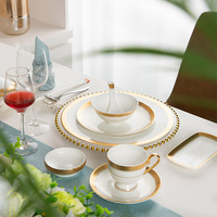 PITO Ensemble de dîner à bordure dorée en relief, assiette en céramique, ensemble de vaisselle pour banquet de mariage à bordure dorée, ensemble de dîner de luxe en porcelaine osseuse
