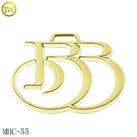 Fabricant de porte-clés de luxe personnalisés, accessoires de sac à main plaqués or, étiquettes de chaîne en métal avec logo en relief pour valise