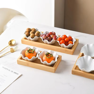 طقم أطباق خشبية مخصصة للتقديم مع فواصل، صحون سيراميك مزخرفة بالزهور للفواكه المجففة، أطباق للوجبات الخفيفة والحلويات للمطبخ - Product Image 3