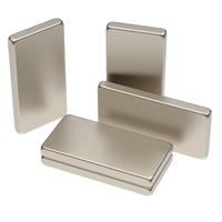 Vente chaude M8 Support d'aimant Prix de gros Petit design attrayant avec aimant en néodyme Qualité fournisseur doré
