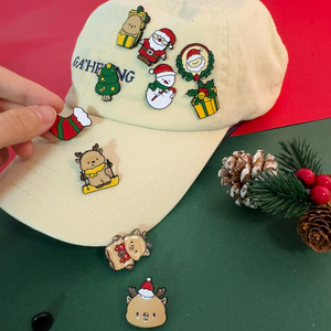 Đoán Bạn Thích Thiết Kế Tùy Chỉnh Kim Loại Men <span class=keywords><strong>Pin</strong></span> Biểu Tượng Tùy Chỉnh Giáng Sinh Phim Hoạt Hình Lưu Niệm Người Tuyết Và Cây Ve Áo <span class=keywords><strong>Pin</strong></span> Huy Hiệu - Product Image 2