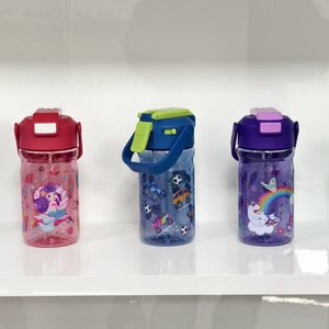 ขวดน้ำพลาสติกพกพาลายการ์ตูนเจ้าชายเงือกสำหรับเด็ก พร้อมหลอดดูด - Product Image 5