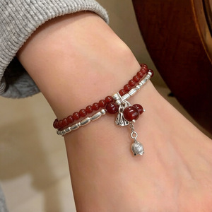 Pulsera de Plata de Ley S925 de Doble Capa con Ágata Roja y Dije de Semilla de Loto para Mujer, Uso Diario - Product Image 1