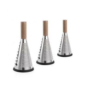 Rallador Profesional de Acero Inoxidable de 3 Lados para Frutas y Verduras, Rallador de Queso con Mango de Madera - Product Image 1