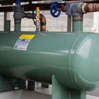 Système de refroidisseur industriel automatique à air comprimé de 120 tonnes, compresseur à vis semi-hermétique écologique à haute efficacité avec PLC