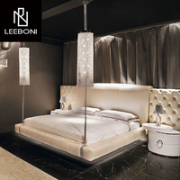 Mobilier italien moderne et luxueux, lit super double, grande tête de lit, lit queen size