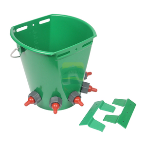 Cubeta Automática para Leche de Cabra/Ternero de 8L de Capacidad con 1 Tetina, 3 Tetinas y 5 Tetinas - Product Image 2