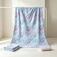 Couverture en flanelle tricotée imprimée éléphant bébé, vente en gros d'usine, design personnalisé, dessin animé, usage domestique, anti-boulochage, toutes saisons