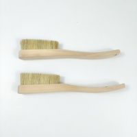 Brosse de nettoyage pour prises d'escalade en poils de sanglier avec manche en bois pour le bouldering et l'escalade en gros