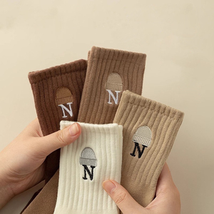 Quentin Tùy Chỉnh Phi Hành Đoàn Thêu Dệt Kim Vớ Chất Lượng Cao Thấp Moq Tùy Chỉnh Chất Lượng Tốt Vớ Riêng Logo Thêu Unisex Grip - Product Image 2