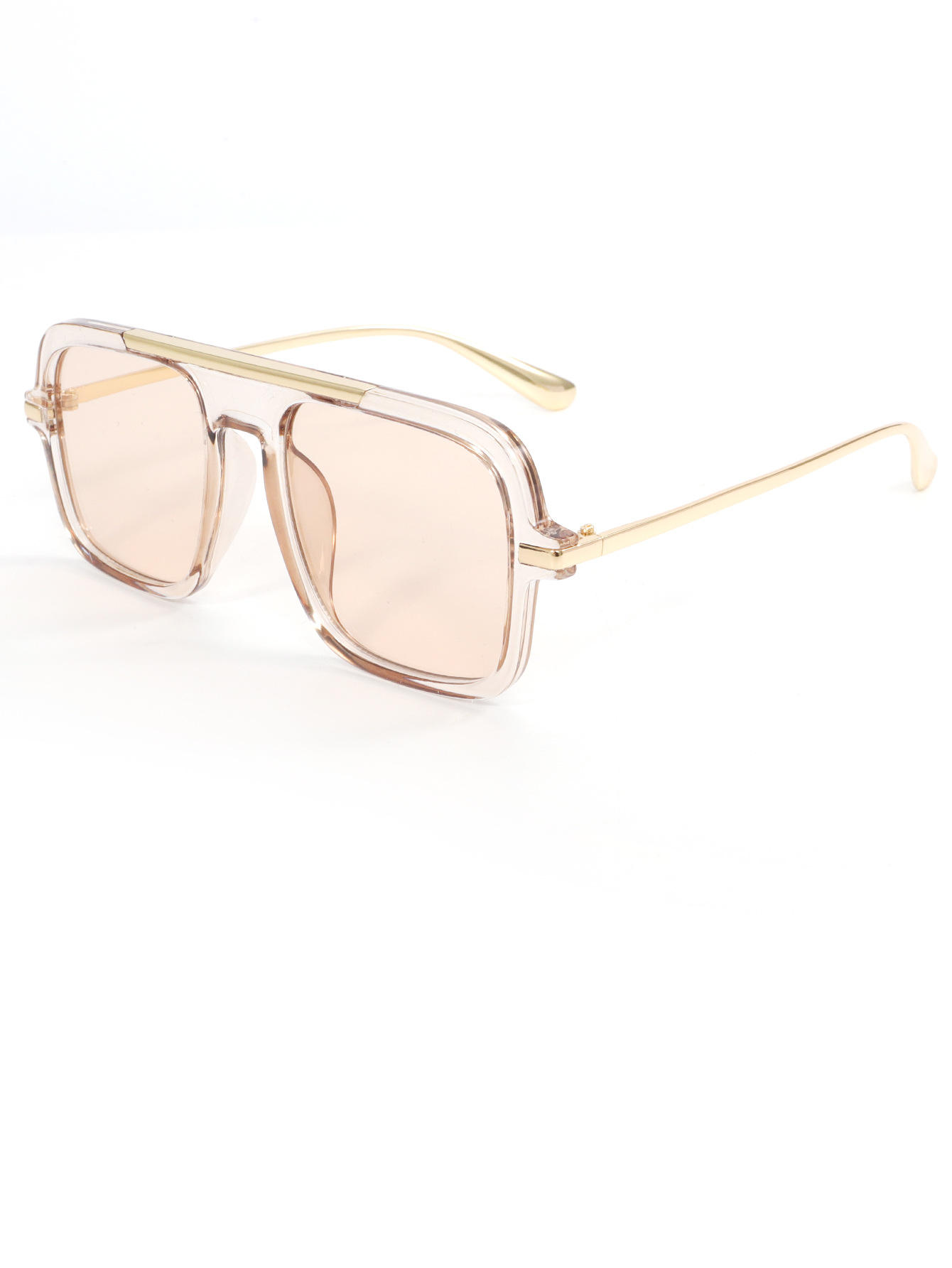 Champagne encadrée de pièces de champagne