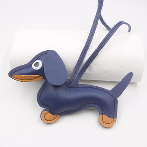 Porte-clés chien saucisson fait main Zenos en cuir cousu, portable, couleurs personnalisables, objet d'art de collection du Guangdong pour sacs et voitures - Product Image 3