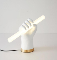 Lampe de table LED moderne de style nordique contemporain, décoration de luxe pour la maison avec base E26, lampe de bureau en résine faite à la main