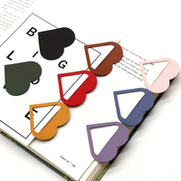 Marque-pages en cuir PU en forme de cœur, couleur unie, clip de livre creux en forme de cœur pour la lecture, le journal, ou comme cadeau