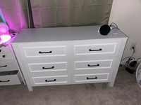 Nouvelle commode moderne à 6 tiroirs avec prise de courant intégrée, support TV en bois avec 6 grands tiroirs et poignées de bar