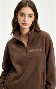 Felpa Oversize da Donna Personalizzata di Alta Qualità con Logo Ricamato e Cerniera 1/4 in Metallo per l'Inverno - Product Image 4