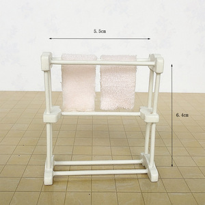 Mueble de Baño de Madera a Escala 1:12 para Casa de Muñecas con Toallero y Portarrollos de <span class=keywords><strong>Papel</strong></span> Higiénico - Product Image 4