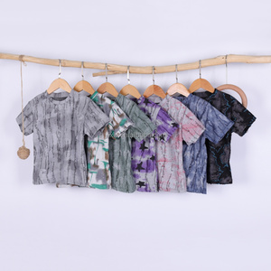 Camiseta Infantil de Manga Corta con Estampado Vintage, Efecto Desgastado, Textura Tie Dye, Tejido de Punto, Estampado Personalizado, Ligera y Transpirable - Product Image 3