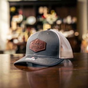Casquette Richardson 112 Trucker personnalisée avec patch en maille, débossée et thermopressée, élégante, tendance, décontractée, pour la plage, la pêche, le cyclisme et les activités de plein air - Product Image 1