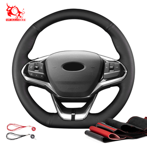 Accessoires de voiture point à la main couture de voiture concepteur de couverture de volant en fibre de carbone pour <span class=keywords><strong>Ford</strong></span> <span class=keywords><strong>Focus</strong></span> <span class=keywords><strong>ST</strong></span> Edition Fiesta <span class=keywords><strong>ST</strong></span> Puma <span class=keywords><strong>ST</strong></span> - Product Image 1