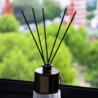 Diffuseur de parfum d'intérieur de luxe C&H avec logo personnalisé, bouteille en verre transparente carrée, bâtonnets en rotin, coffret cadeau, vente en gros