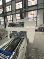 Centre d'usinage CNC robuste OUWO 380V pour le fraisage, le perçage et le chanfreinage de profilés de fenêtres et de portes en aluminium avec système Siemens 828D