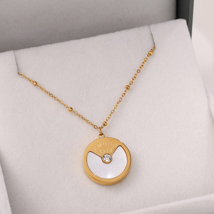 Collar con Colgante Redondo Amour 1573, Chapado en Oro, Concha Blanca con Bisel de Cristal, Joyería de Moda para Mujer, Regalo - Product Image 3