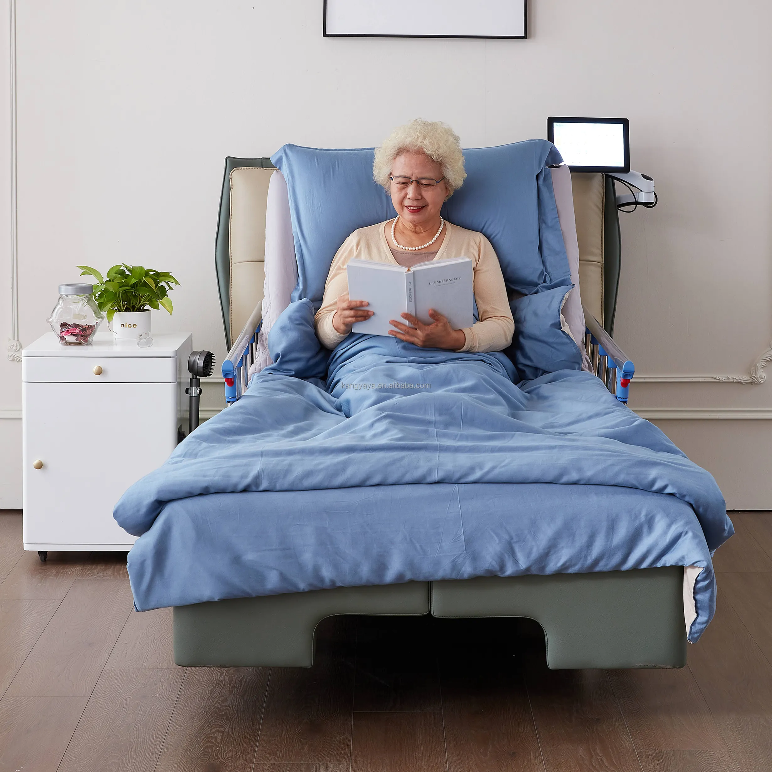 Простая в эксплуатации умная кровать для ухода с функцией свободного управления углом подъема спины для пожилых людей для использования дома