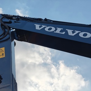 รถขุดตีนตะขาบ Volvo EC210BLc มือสอง สภาพดีเยี่ยม ทนทาน เหมาะสำหรับงานก่อสร้างถนน - Product Image 2