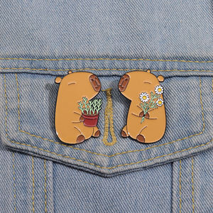 Toptan sevimli karikatür Capybara Hippo Burger serisi emaye pimleri özel noel Capybara broş yaka rozeti takı hediye - Product Image 1