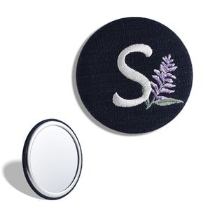 Miroir de poche en tissu brodé avec motifs multiples, petits caractères ronds et fleurs, pour maquillage, vente en gros - Product Image 1