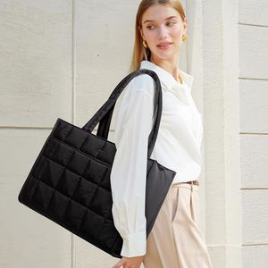 Nueva Llegada, Bolso de Mano para Portátil Acolchado de Nailon Ligero e Impermeable de 15.6 Pulgadas, con Bolso Pequeño - Product Image 3