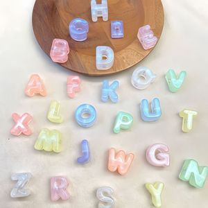 Cuentas acrílicas luminosas con letras del alfabeto, de agujero grande, espaciadores sueltos, para manualidades, accesorios para decoración de teléfonos, venta al por mayor a granel - Product Image 3