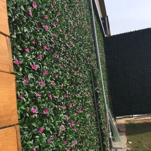 Vendita calda fabbrica diretta Super mercati foglie di erba decorativo esterno siepe muro di bosso artificiale