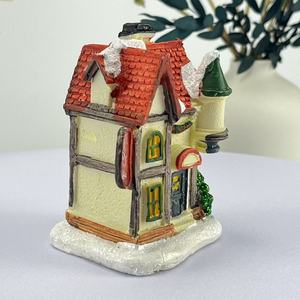 Maisons de village de Noël LED de haute qualité, ornements miniatures en résine, poupées de Noël, décoration intérieure, faites à la main, élégantes et adorables - Product Image 5