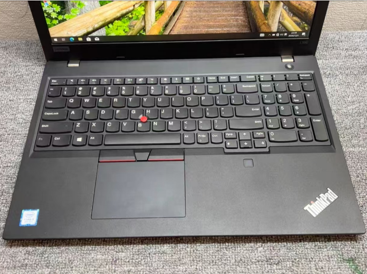 状態良　Lenovo ノートパソコン　K22-80 Lenovo Zhaoyang K22-80 Laptop - I5-6200U, 8GB RAM, 256GB SSD
