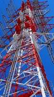 Torre de Telecomunicaciones de Acero con Rejilla, Galvanizada por Inmersión en Caliente, Voltaje Nominal de 110 kV, Altura de 60-180 m, Vida Útil de 30 Años