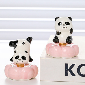 Figuras creativas de resina de Panda, decoración pequeña para el hogar, oficina, escritorio, adorno, regalo de estilo de dibujos animados - Product Image 4