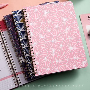 <span class=keywords><strong>Agenda</strong></span> Diaria y Semanal <span class=keywords><strong>2022</strong></span> <span class=keywords><strong>2023</strong></span> con Espiral Wire-O, 365 Días, con 12 Pestañas Mensuales y <span class=keywords><strong>Bolsillo</strong></span> Trasero Grande - Product Image 3