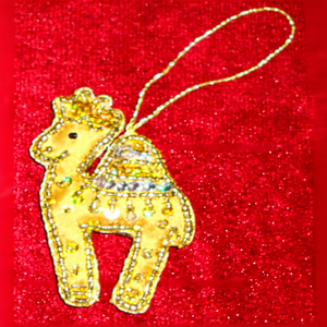 ของขวัญวันหยุดคริสต์มาส รูปทรงอูฐ ทำจากผ้า วัสดุผ้า ของตกแต่งแขวน - Product Image 1